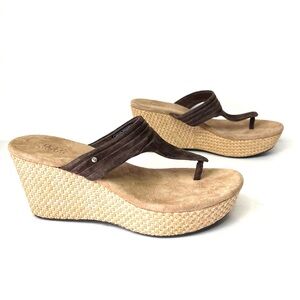 NWOB UGG Australia Zamora Brown Suede Wedge Thong Sandals - Sz 7